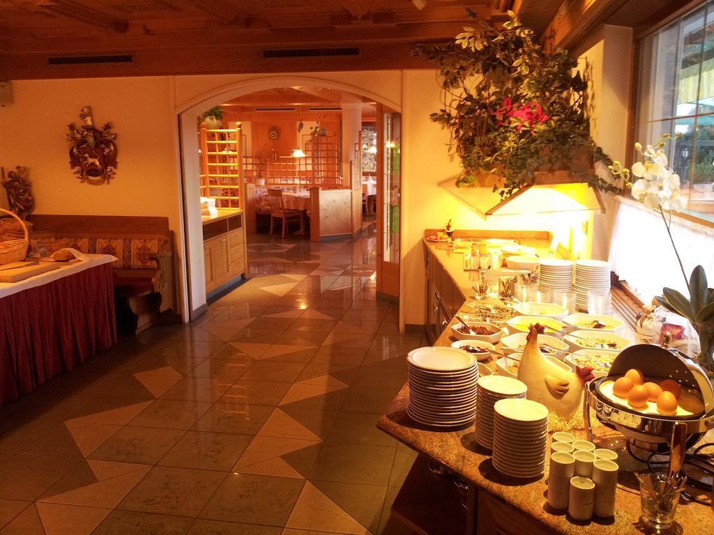 Hotel Garni Doris Castelrotto Eksteriør billede